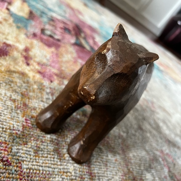 Brown smooth, distressed wood hand carved grizzly bear home decor rare item - Picture 5 of 10